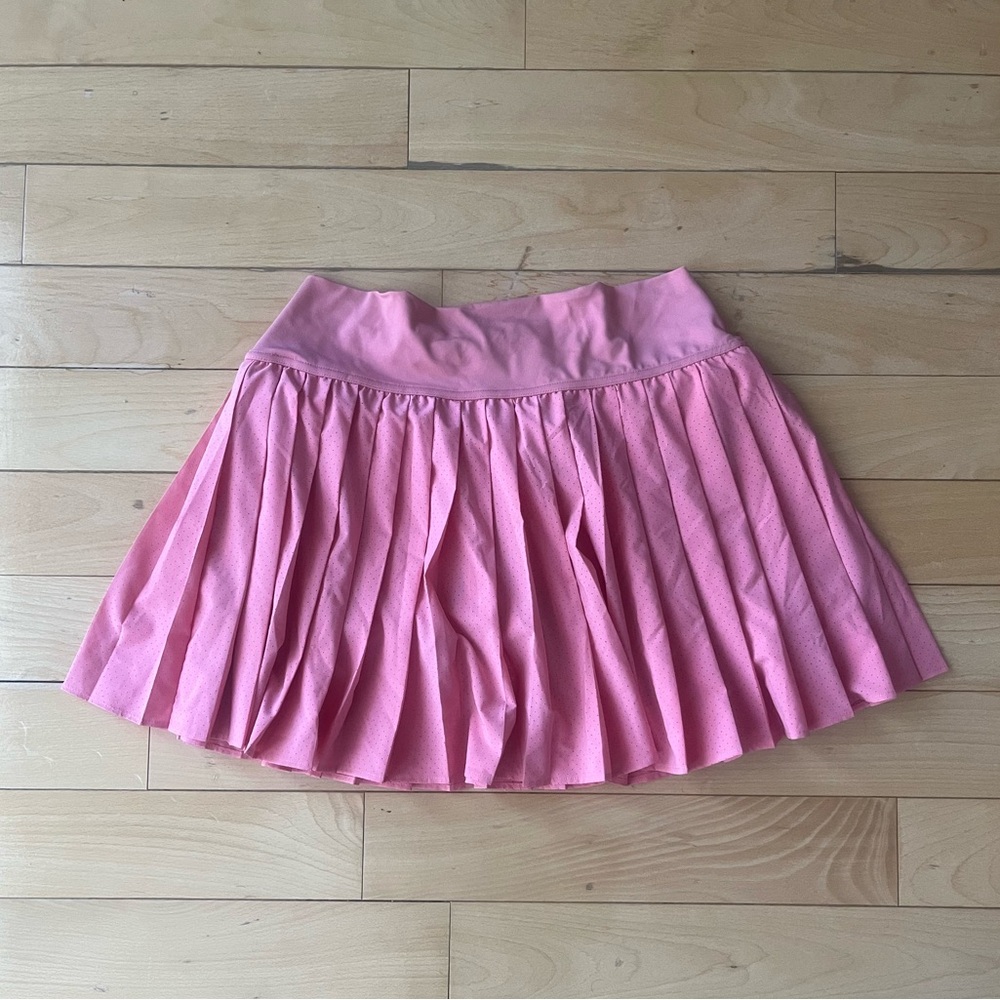 NWOT Offline by Aerie Keep It Cool Strawberry Mist Pleated Tennis Skirt/Skort - Picture 2 of 5